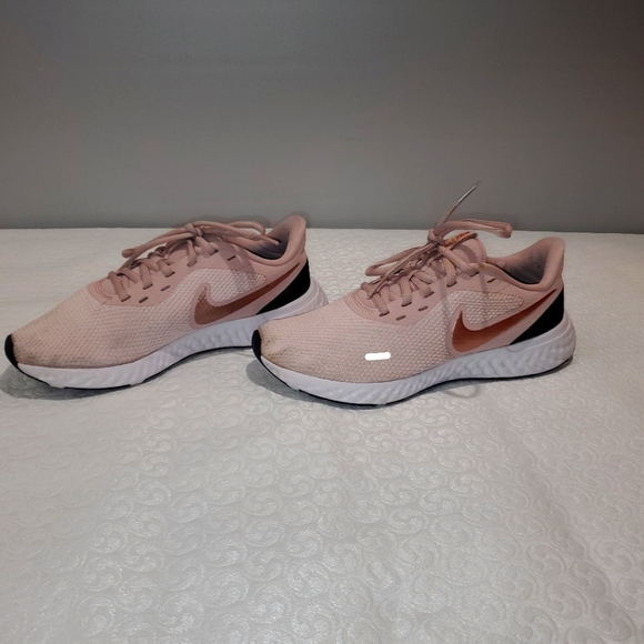 Women's Nike Revolution 5 Runers Shoes